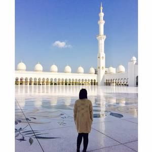 Meet your Posher, Sumera