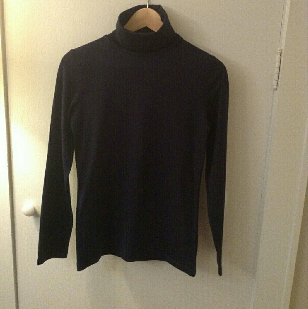 👋Closing today!!Mango Turtleneck top