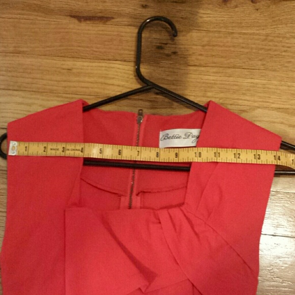 Bettie Page Wiggle Dress - Picture 5 of 8