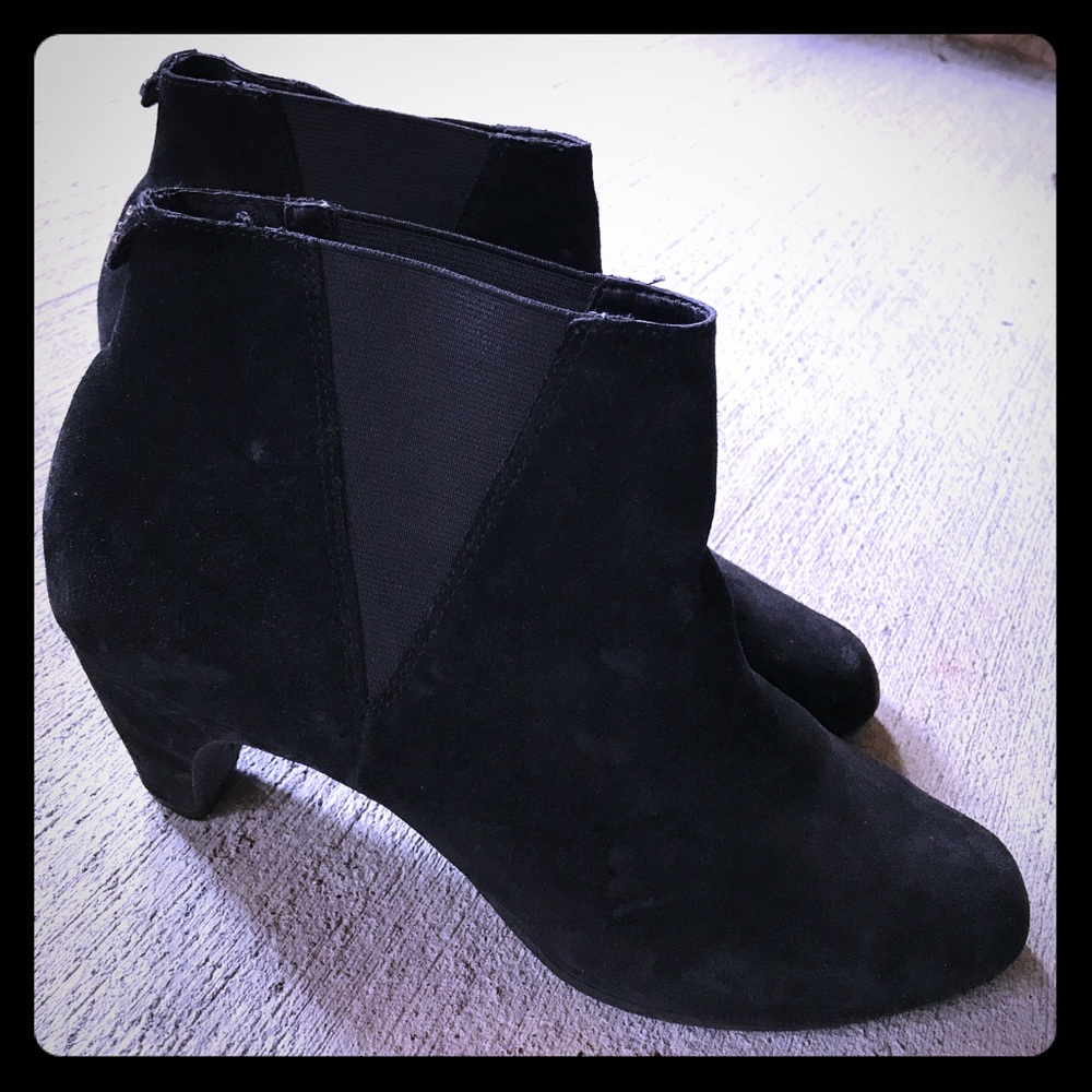 Sam Edelman Suede black low booties - 2.5” heel