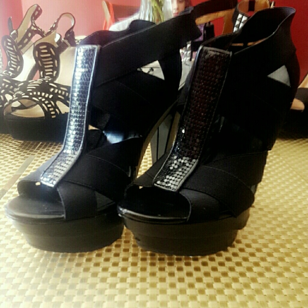 Jessica Simpson heels - Picture 1 of 3