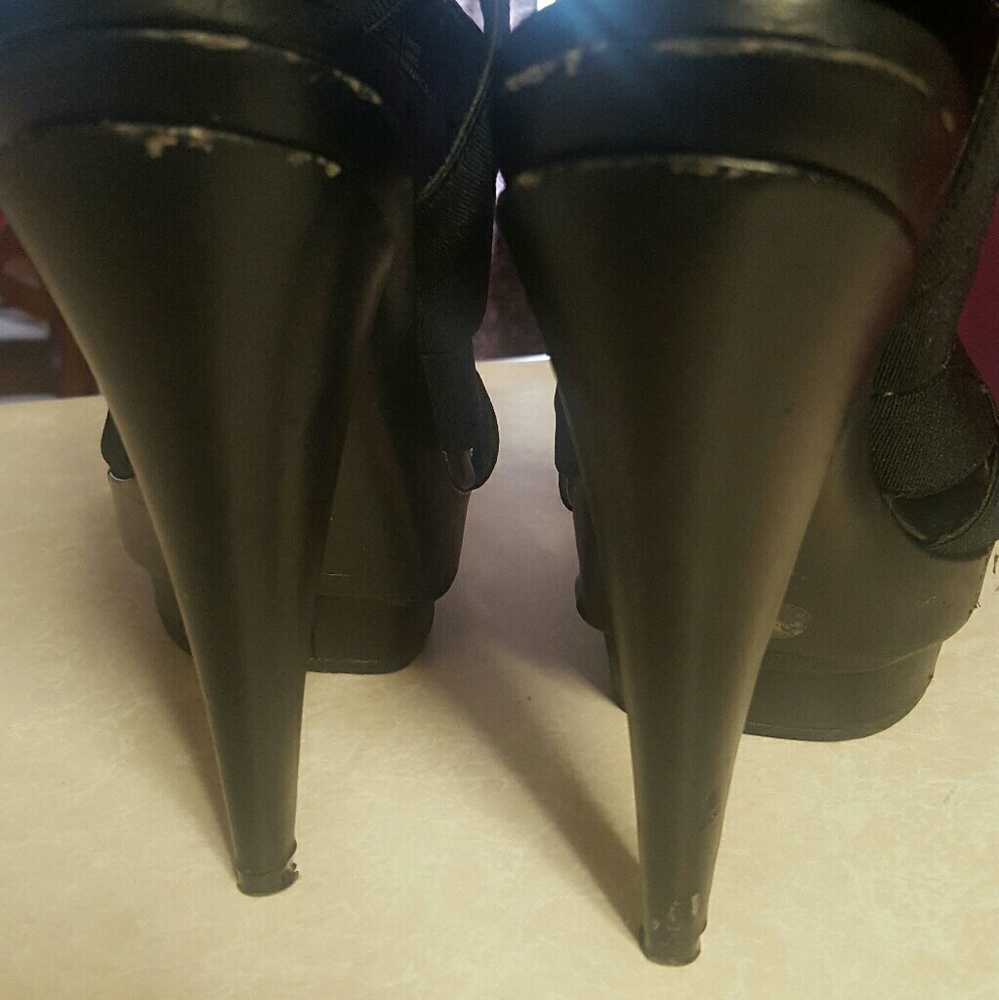 Jessica Simpson heels - Picture 3 of 3