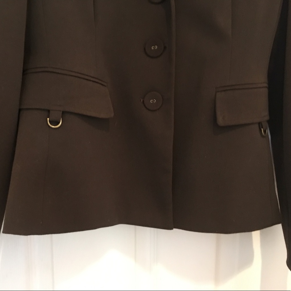Suit - Picture 3 of 4