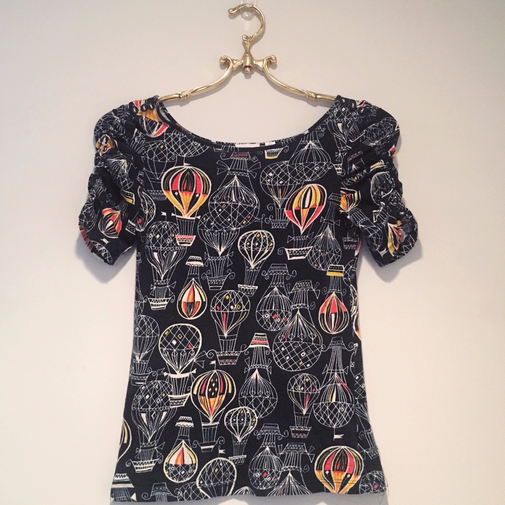 Anthropologie Here and There Hot Air Balloon shirt