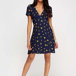 Banana shift print dress xs navy, Zara