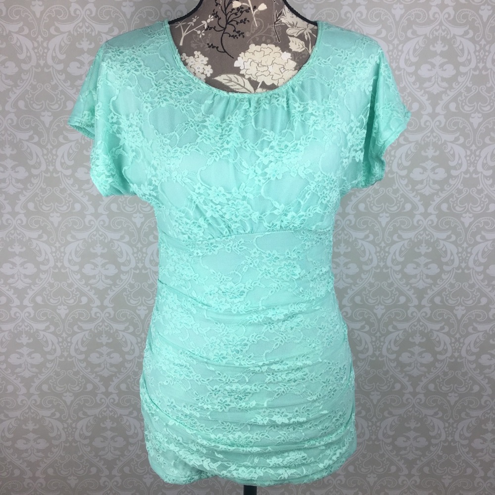 Women’s Top Maurice’s Size Medium