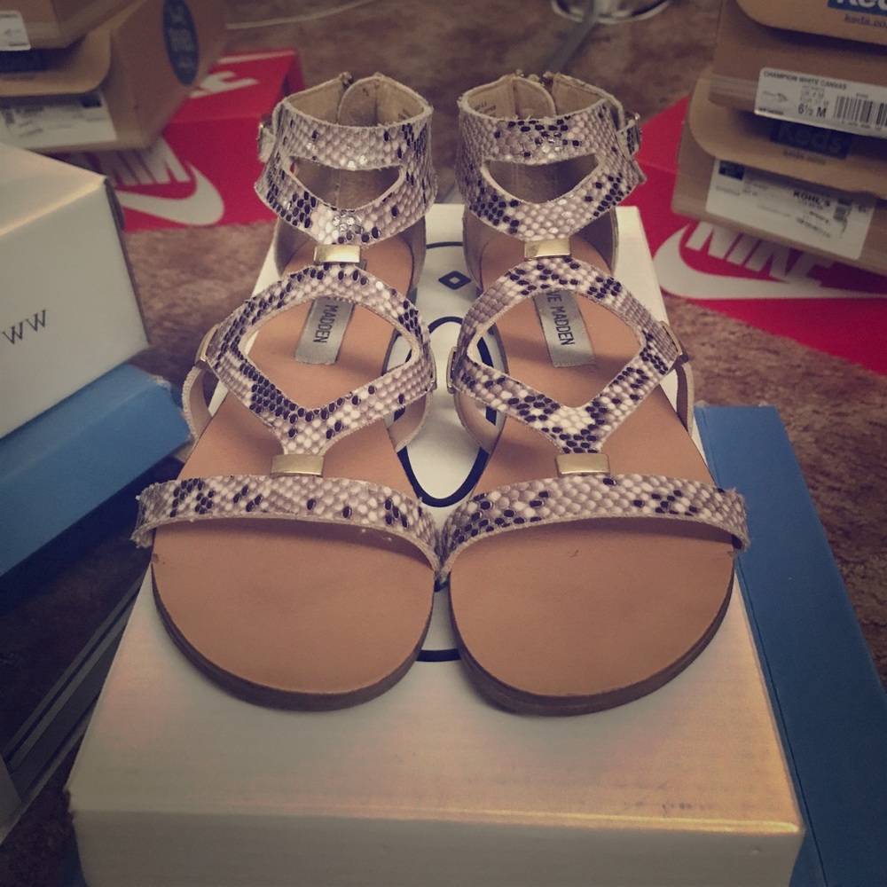 Steve Madden sandals 🍁