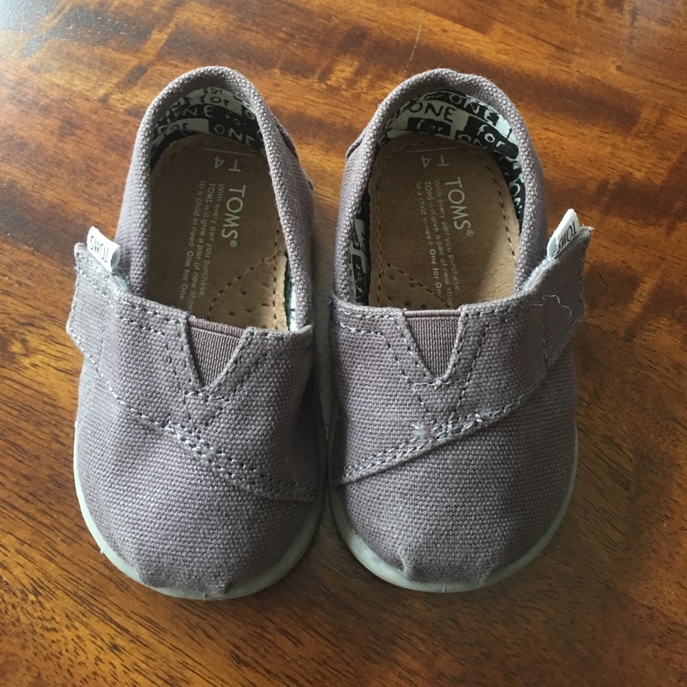 Tiny Toms Size 4 dark grey canvas