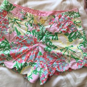 Lilly Pulitzer scalloped shorts size 10