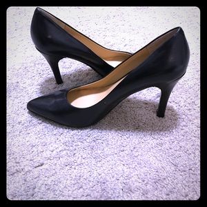 Nine West "Gwendle" black leather pumps