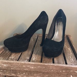 Suede Zigi Soho platform black heels