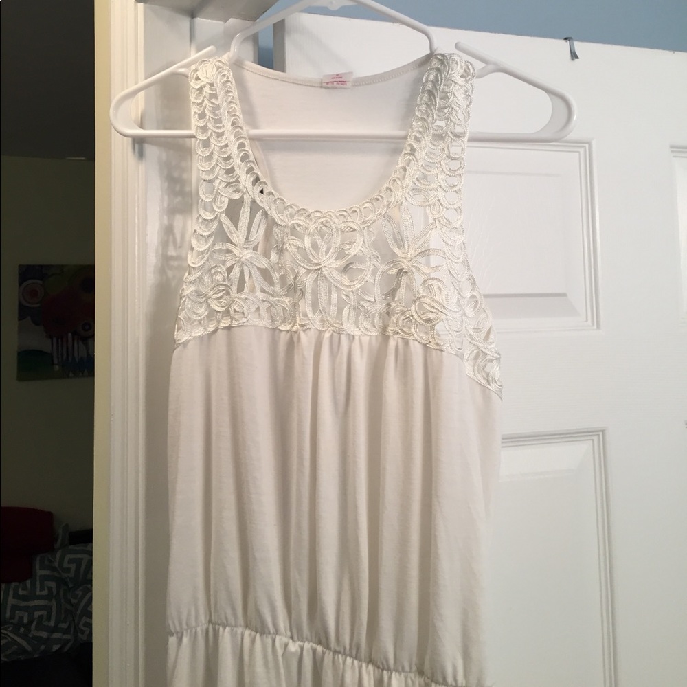 Beautiful white coverup!