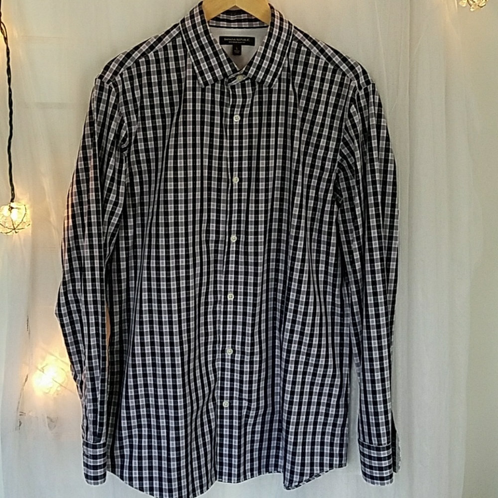 Banana Republic Men's button-down Dress shirt