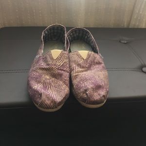 TOMs purple canvas slides