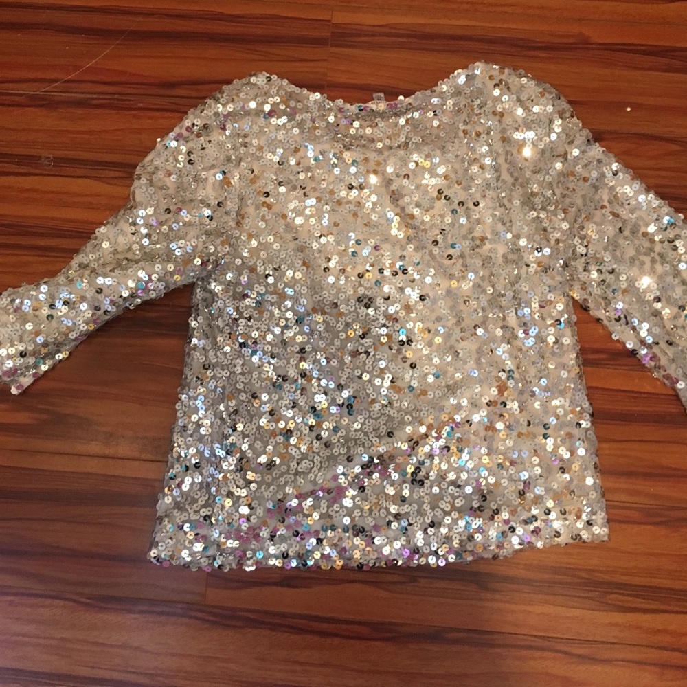 Top - Picture 2 of 2