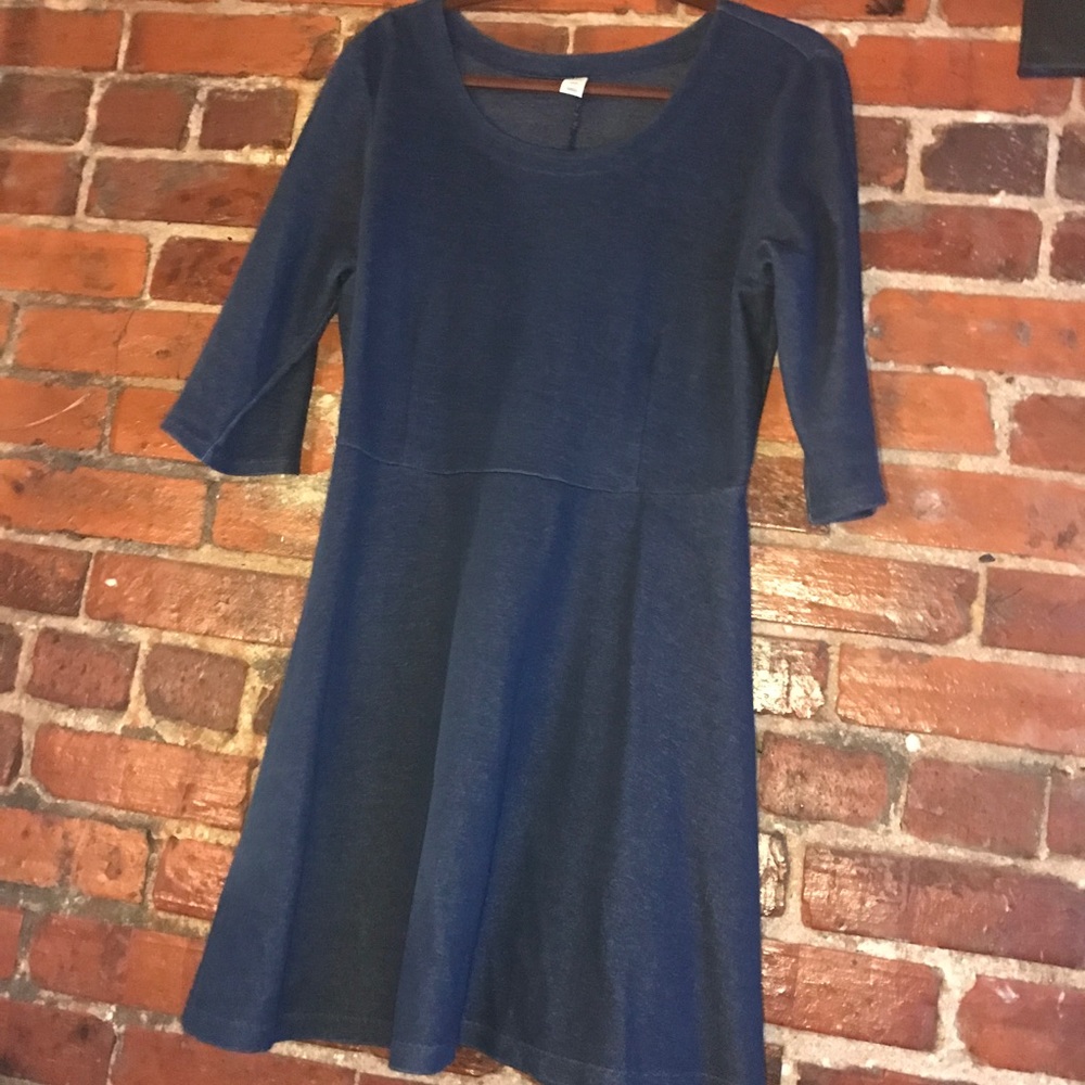 Cute & Comfy Old Navy blue dress with sleeves