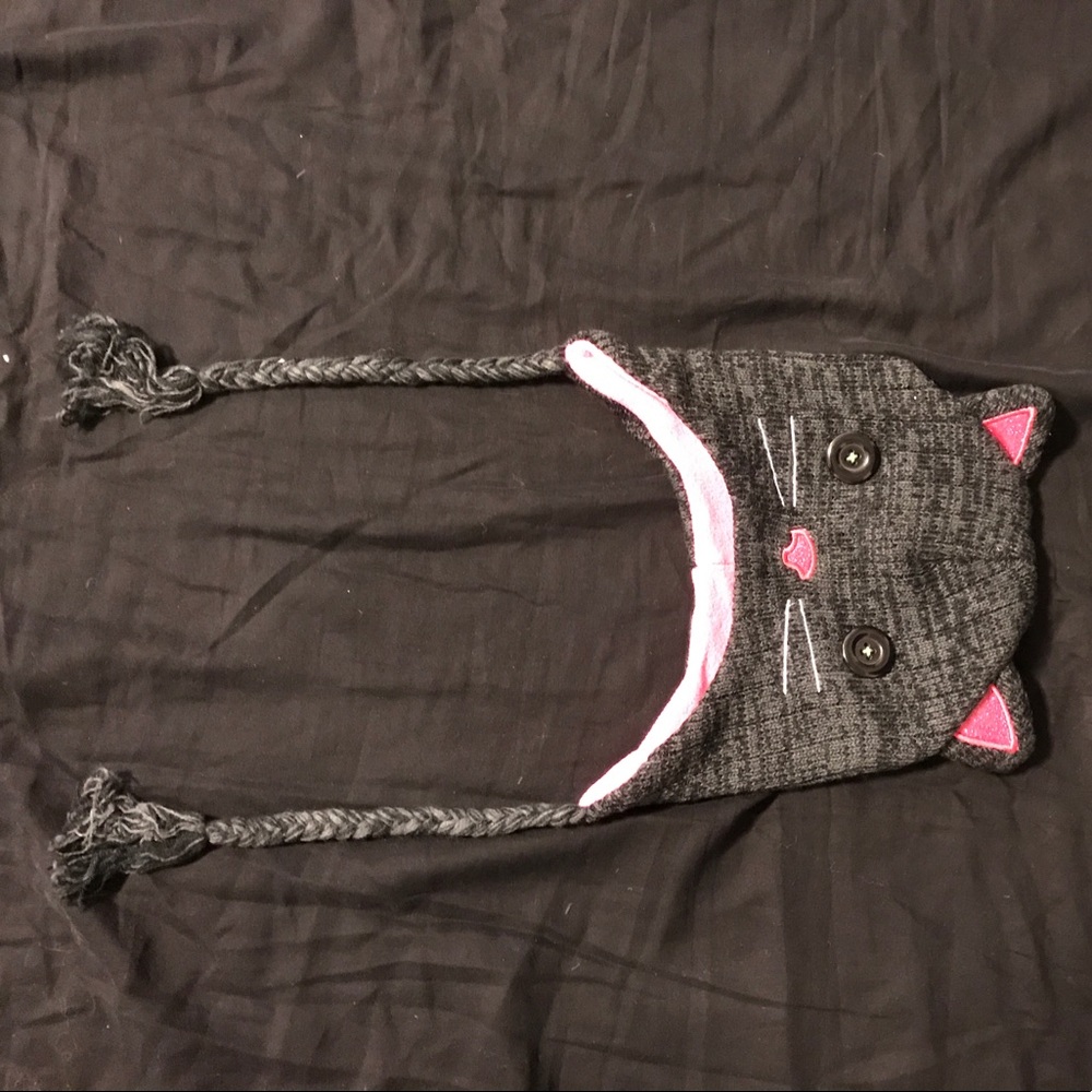 Cat, winter hat