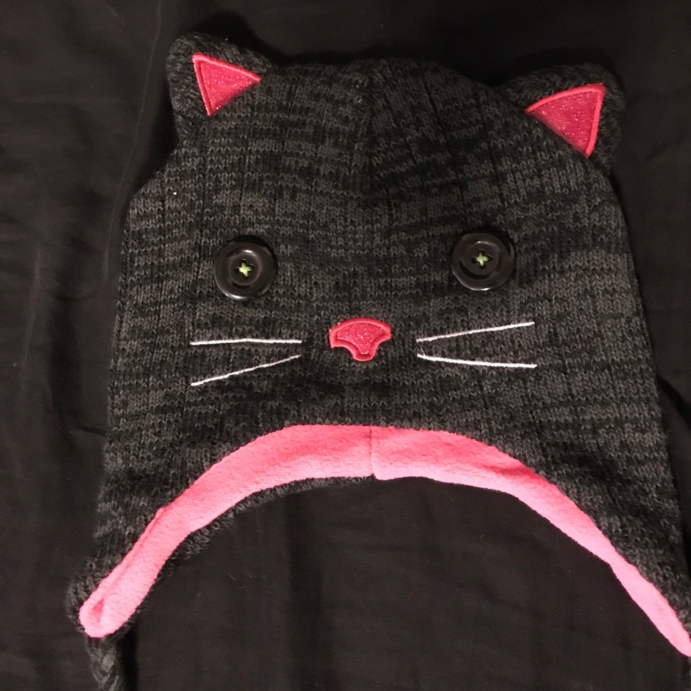 Cat, winter hat - Picture 2 of 3