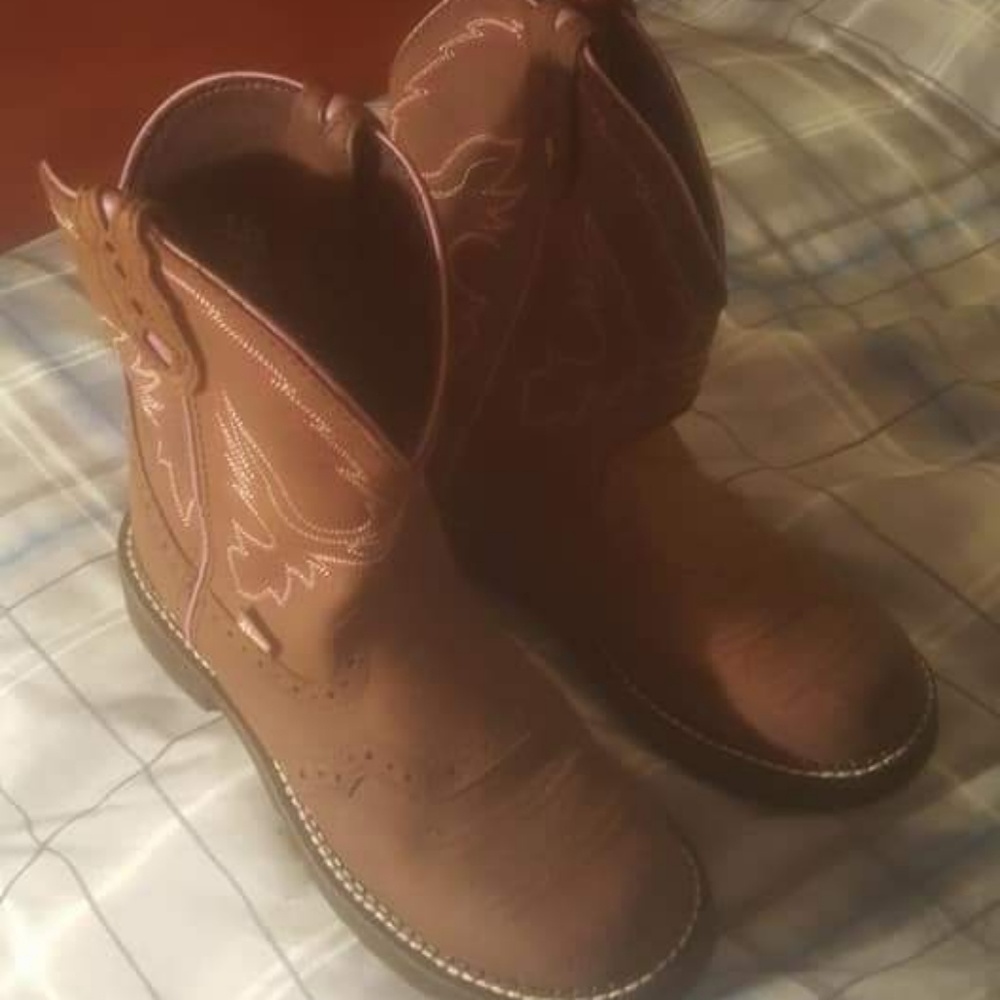 Ladies Justin Boots and Ariat Fatbaby Boots