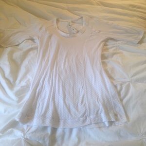 White 3/4 length lululemon shirt