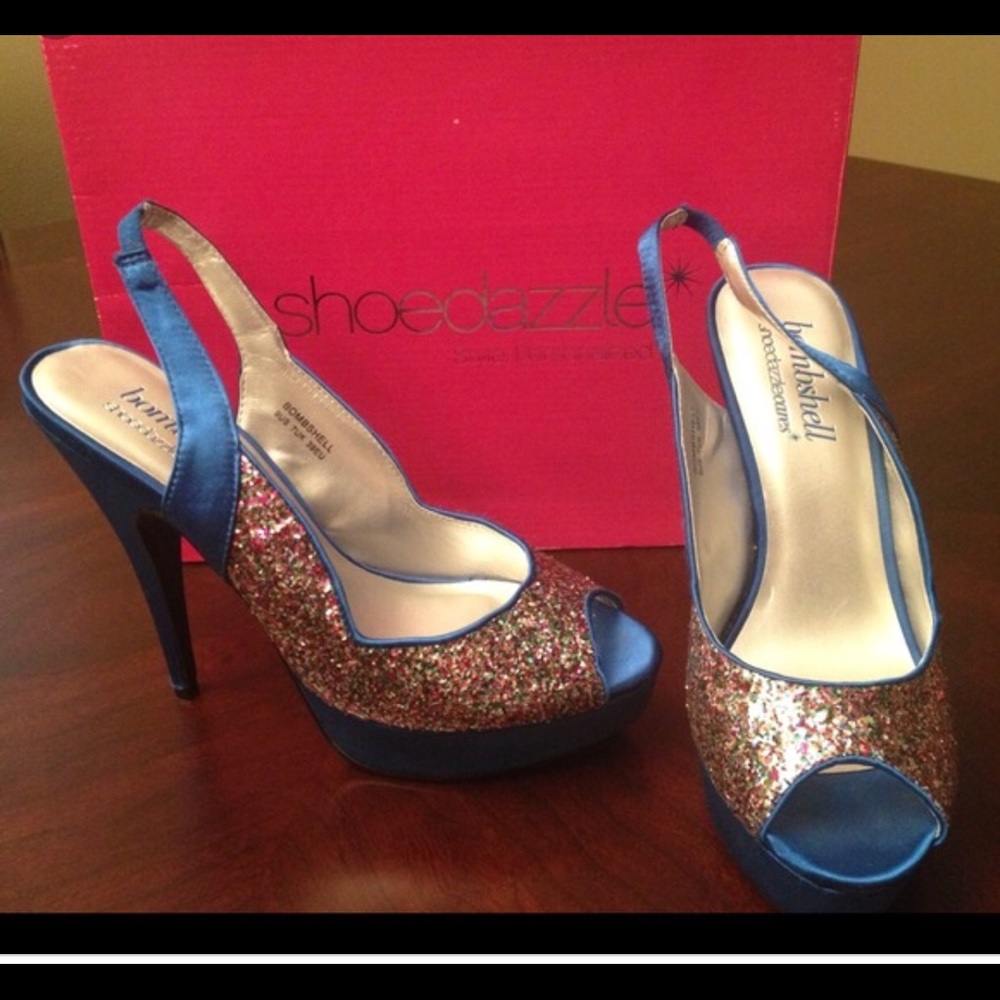 Shoedazzle.com
The Bombshell
A spectrum of sparkle