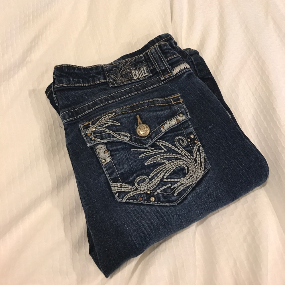 Boot cut with a cute butt! Long inseam!