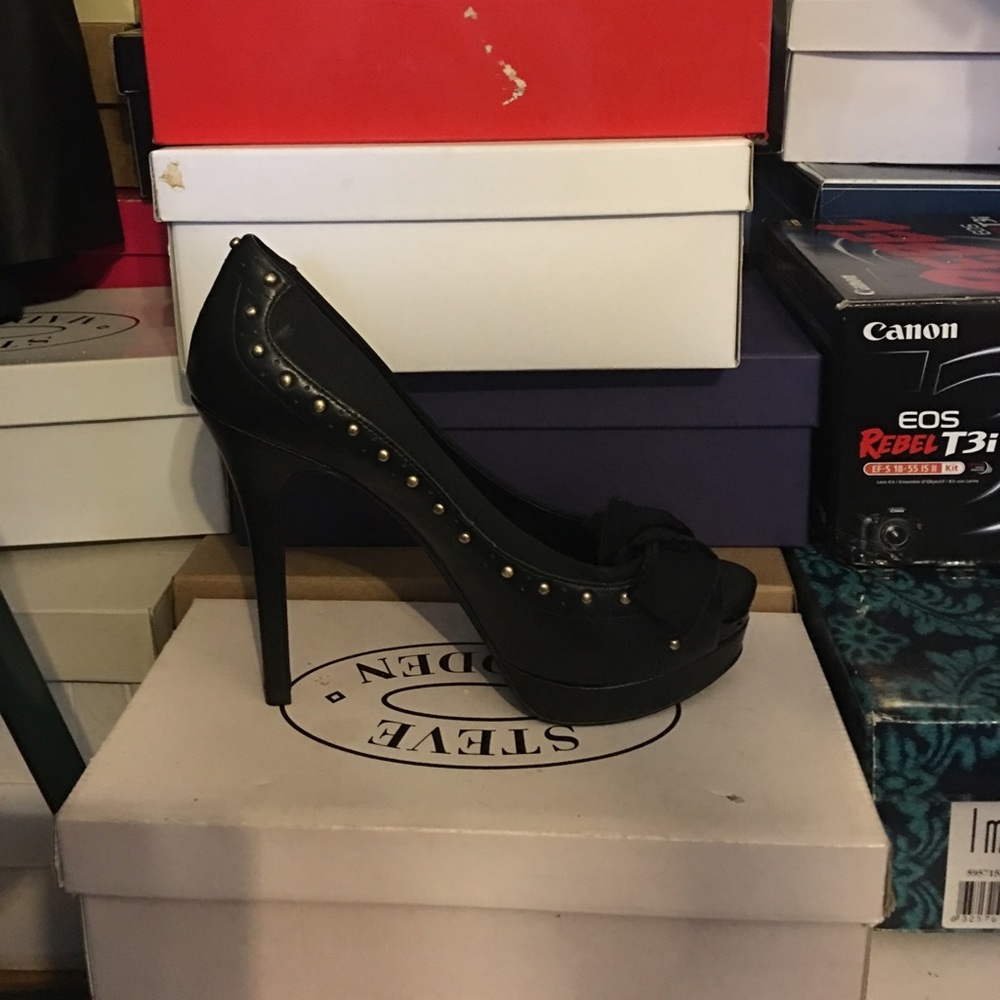 Jessica Simpson Peep toe heels