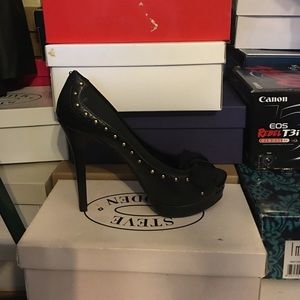 Jessica Simpson Peep toe heels