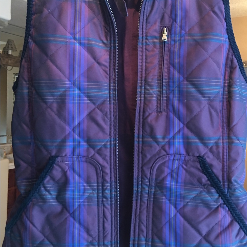 Ralph Lauren vest with zipper & corduroy detail.