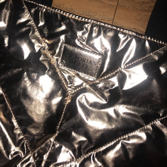 👜💕VICTORIA SECRET TOTE💕👜 - Picture 2 of 4
