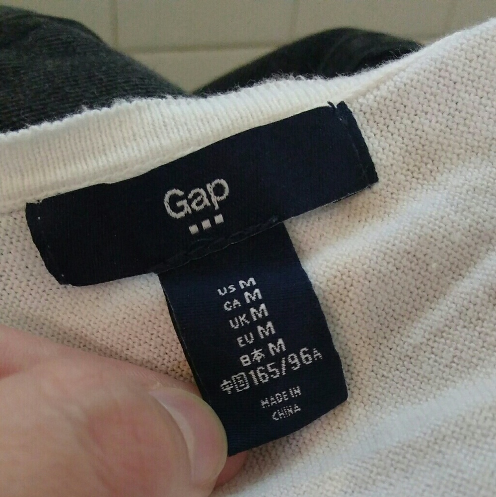 Gap Cardigan - Picture 7 of 7