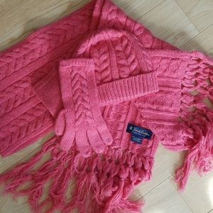 Brooks Brothers scarf gloves and hat set