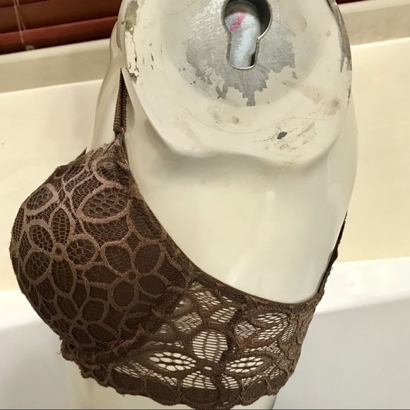 VICTORIAS SECRET LACE PUSH UP BRA - Picture 2 of 3