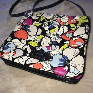 NINE WEST BLACK FLORAL CROSSBODY SMALL PURSE
