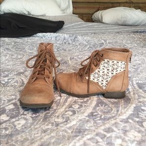 Girls stylish brown Candies boots