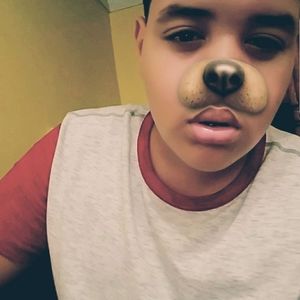 Meet your Posher, Ėmmanuel