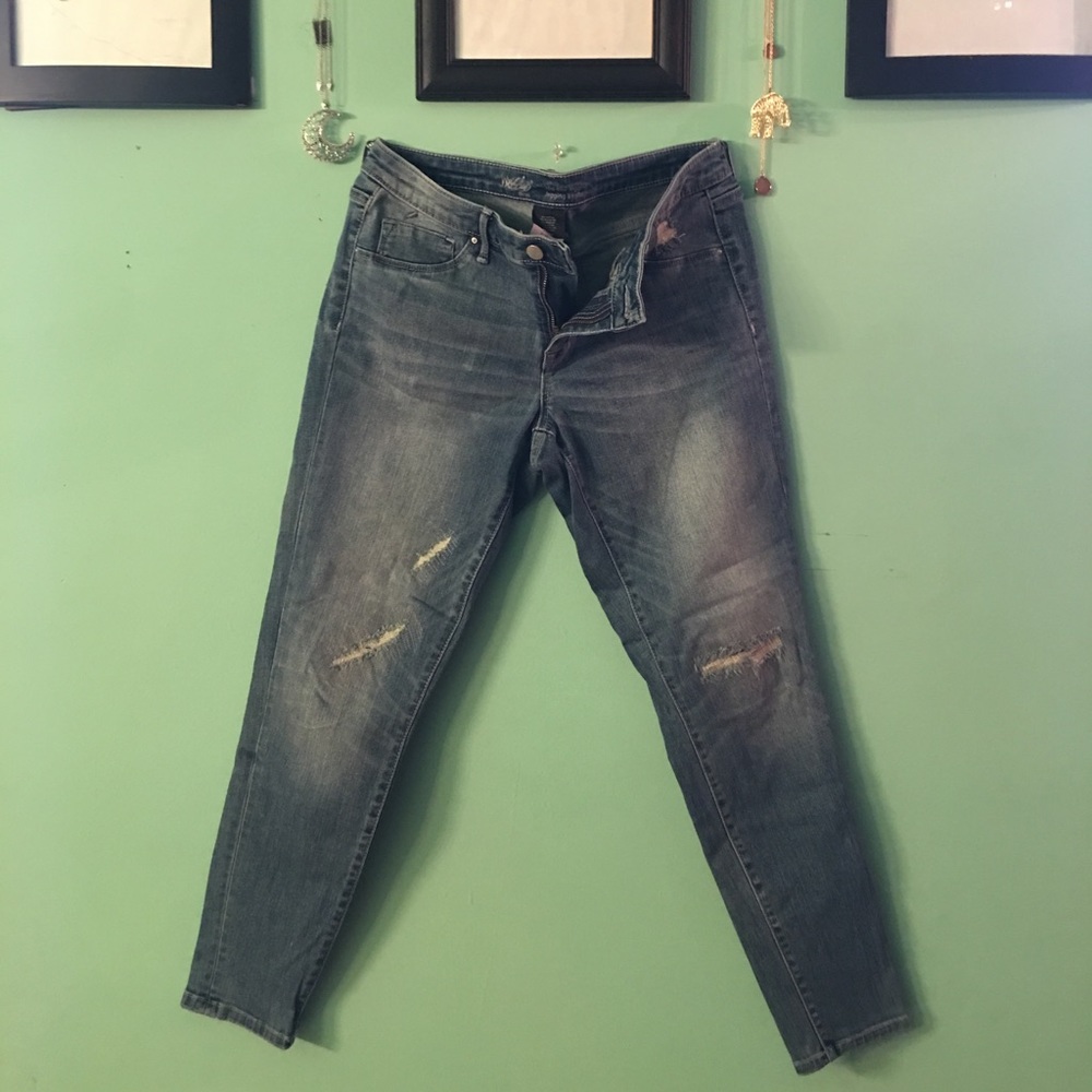 Denim Distressed Capri