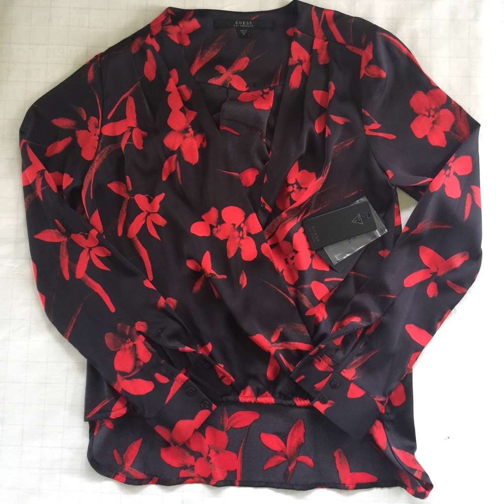 GUESS TOP