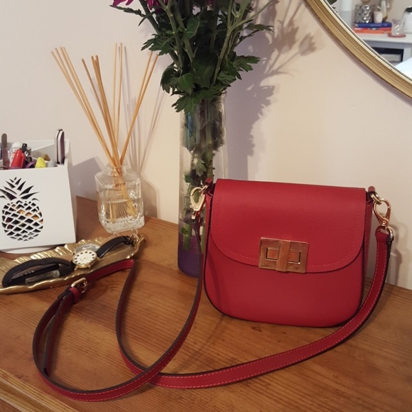 a bellucci crossbody