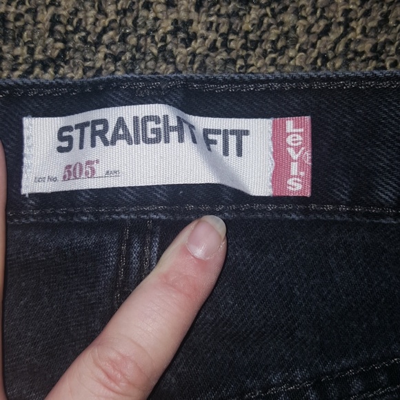 Levi's - Picture 2 of 3