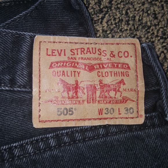 Levi's - Picture 3 of 3