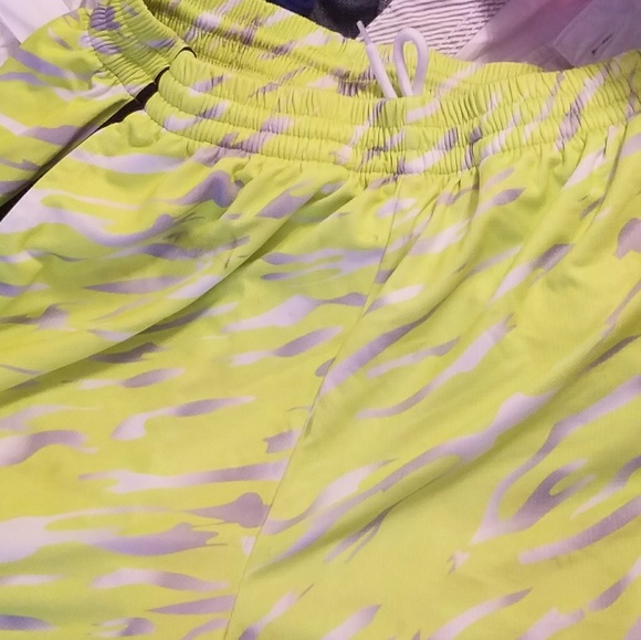 Xl swimsuit - Picture 2 of 2