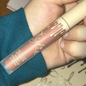 Selling the shade Commando 💄💖