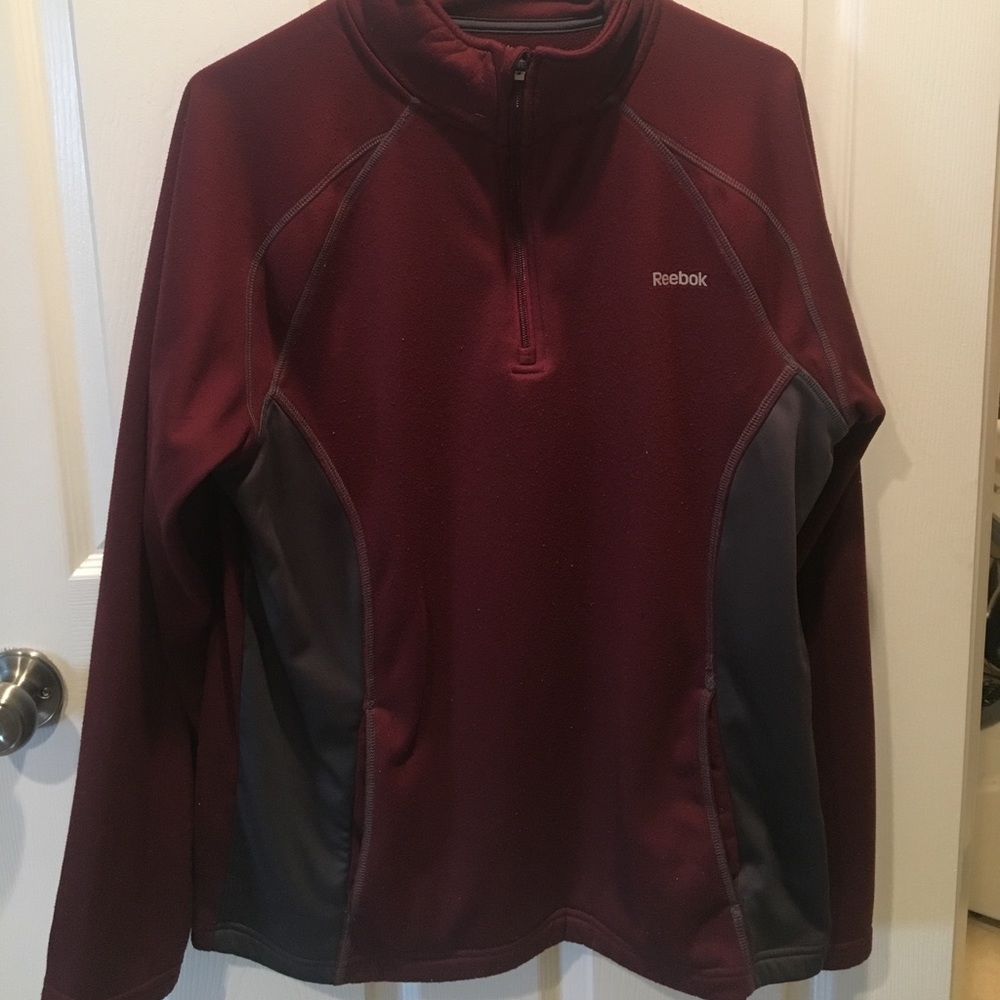 Unisex reebok pullover