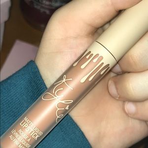 Selling the shade Birthday suit 🎉💖