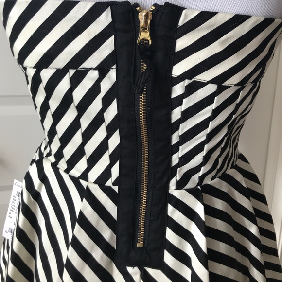 Dress - Picture 4 of 5