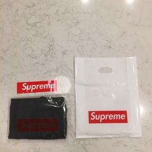 Supreme “overdied top” black with bag