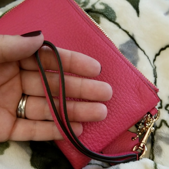 *Sold on x-post* Coach double corner zip wristlet - Picture 8 of 8