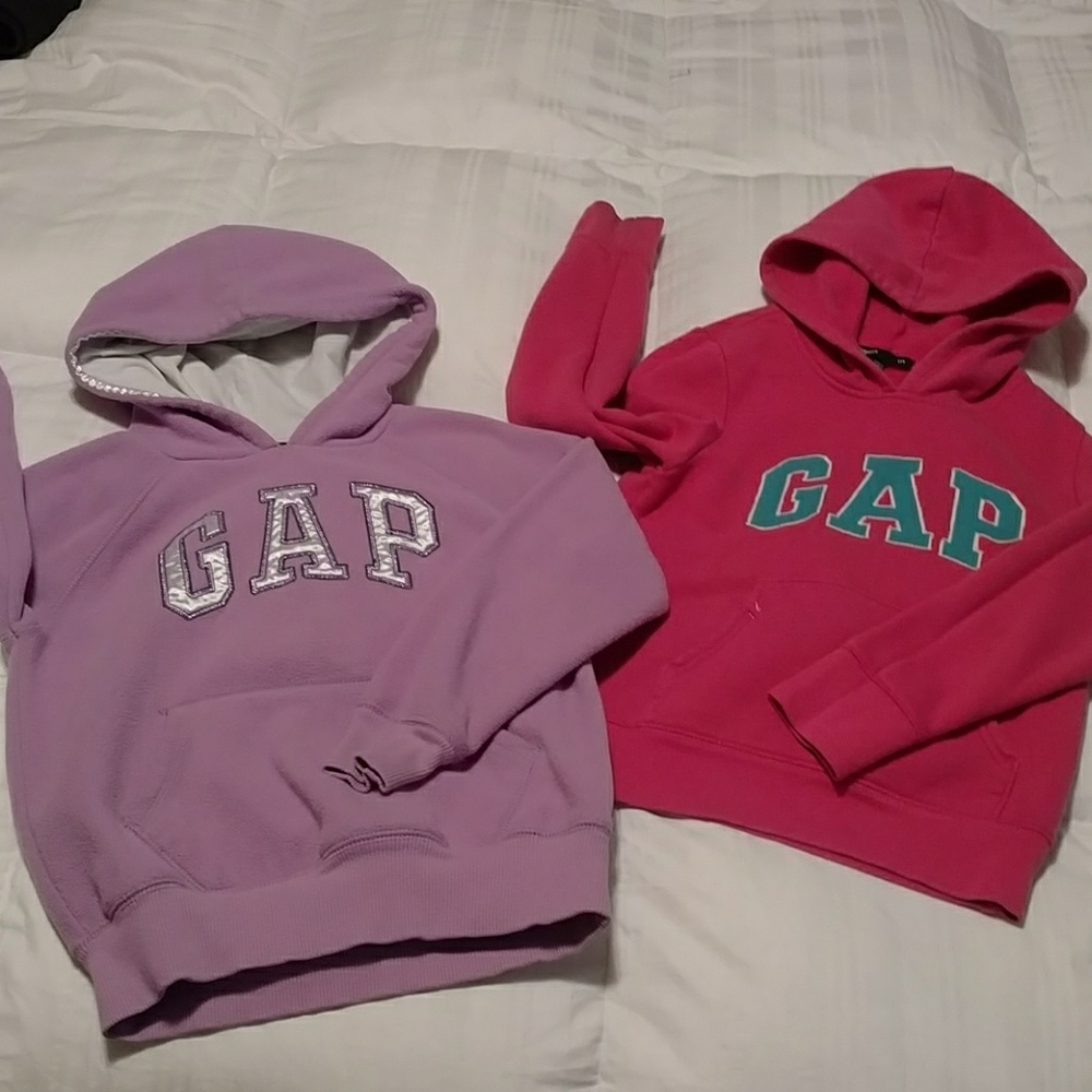 ❇️SOLD❇️GAP sweatshirts for girls size 6-7