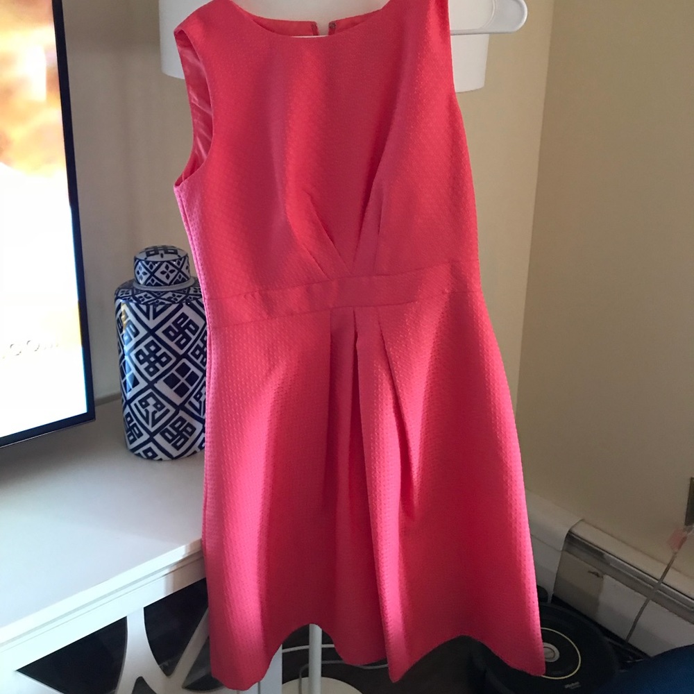 Tahari pink cocktail dress! Fun! NWT Never worn!